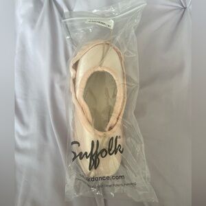 Suffolk Sterling Pointe Shoes Size 5 Width XXN